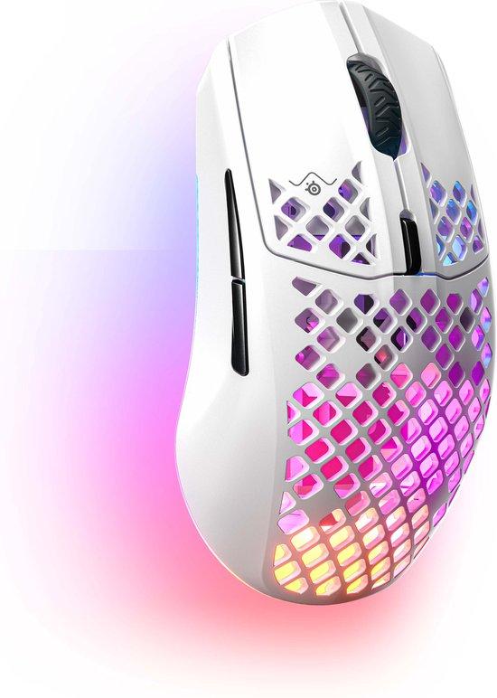 Productafbeelding: SteelSeries Aerox 3 Wireless (2022 Edition) - Draadloze Gaming Muis - Snow/Wit