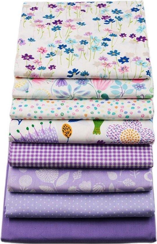 Productafbeelding: Pakket van 8 lapjes stof - verschillende designs - paars - 20 x 25 cm - quilt - patchwork - poppen