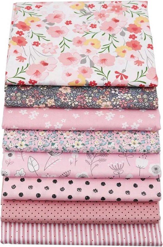 Productafbeelding: Pakket van 8 lapjes stof - verschillende designs - oud roze - roze - 20 x 25 cm - quilt - patchwork - poppen kleertjes