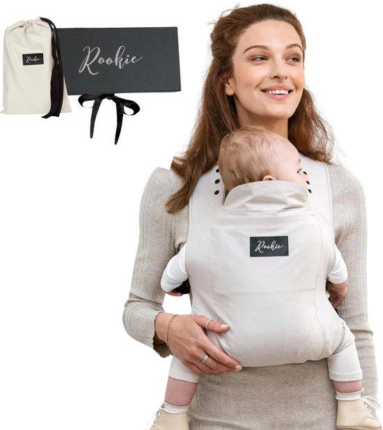 Productafbeelding: ROOKIE Baby Premium draagzak - Design buikdrager - Comfortabel en ergonomisch - Babydrager vanaf Geboorte - Ook voor Peuter - Biologisch katoen - Super zacht - Unisex: voor mama en papa (Beige)